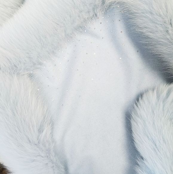 $1389 Cape with Real Fox & Rhinestones - Picture 6 of 6